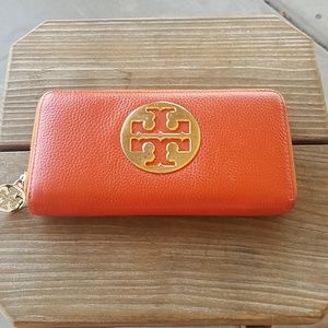 Tory burch wallet
